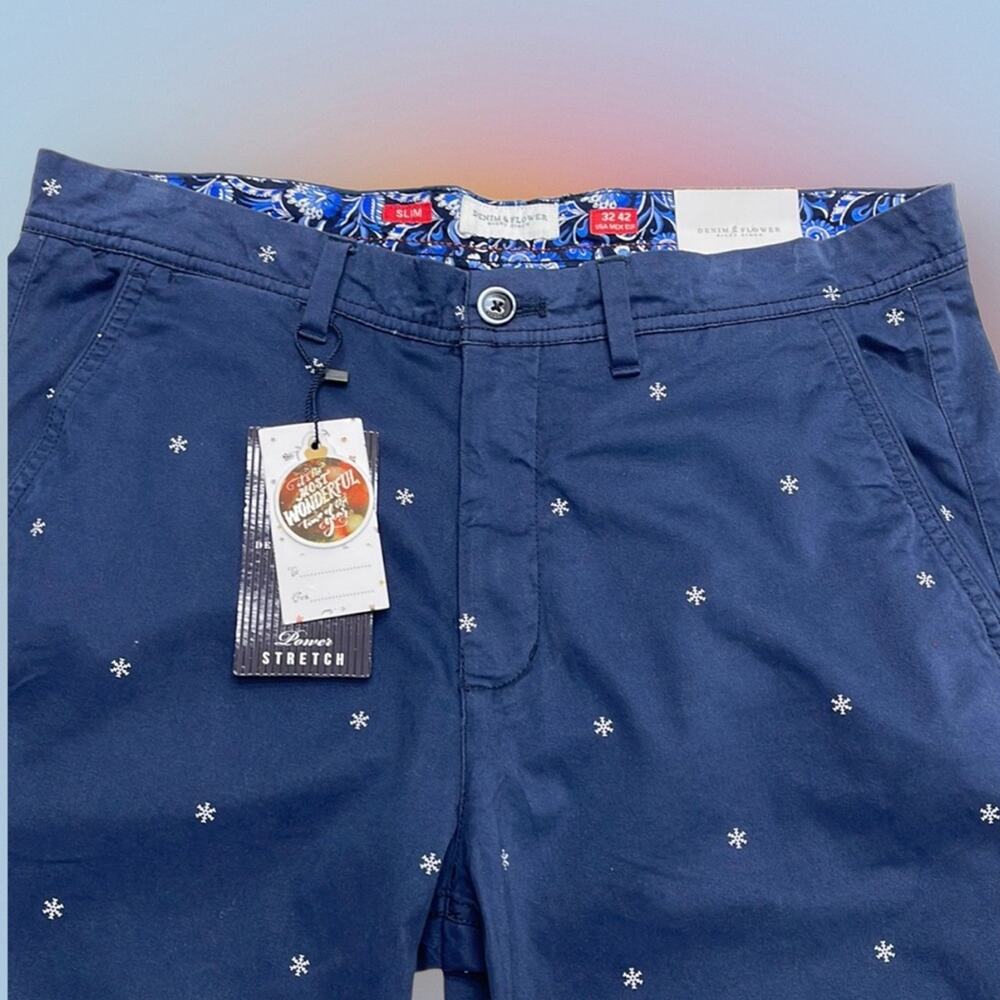 DENIM & FLOWER Men’s 32 x 30 Blue Snowflake Christmas Khakis